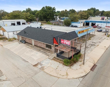 327 S Green Avenue - Photo Thumbnail 1