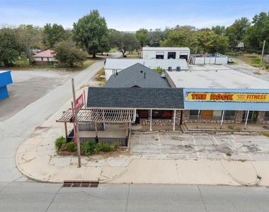 327 S Green Avenue - Photo Thumbnail 2