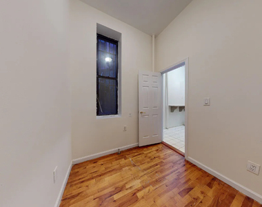 E38th Street Cozy 1 bedroom - Photo Thumbnail 4