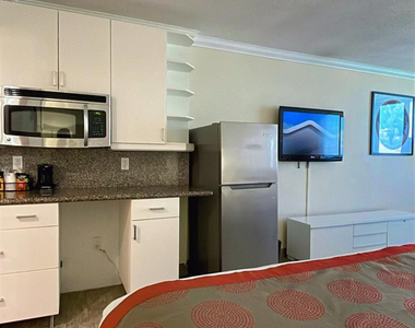 19201 Collins Avenue - Photo Thumbnail 12