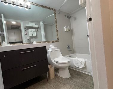 19201 Collins Avenue - Photo Thumbnail 17