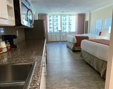 19201 Collins Avenue - Photo Thumbnail 6