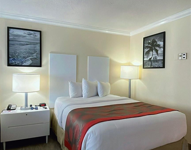 19201 Collins Avenue - Photo Thumbnail 10
