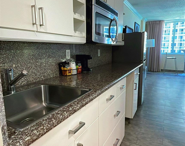 19201 Collins Avenue - Photo Thumbnail 14