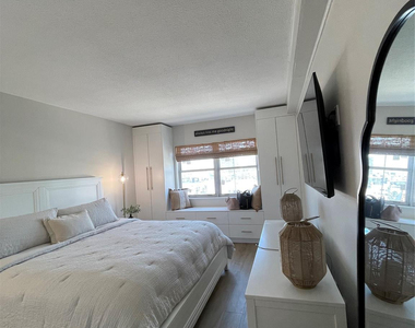 400 Kings Point Drive - Photo Thumbnail 27