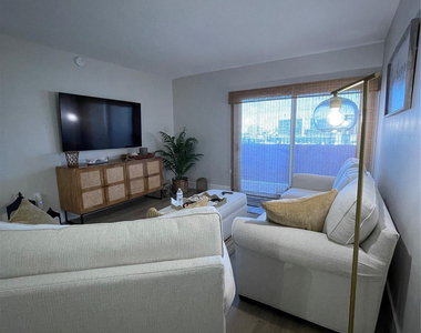 400 Kings Point Drive - Photo Thumbnail 18