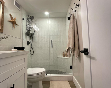 400 Kings Point Drive - Photo Thumbnail 19
