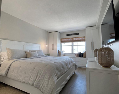 400 Kings Point Drive - Photo Thumbnail 24