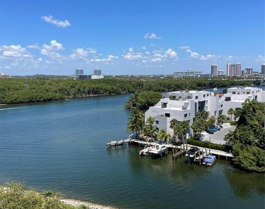 400 Kings Point Drive - Photo Thumbnail 49