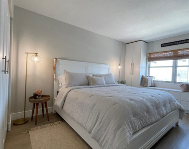 400 Kings Point Drive - Photo Thumbnail 23