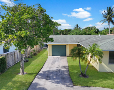 2022 Collier Avenue - Photo Thumbnail 1