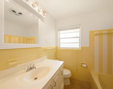 2022 Collier Avenue - Photo Thumbnail 25