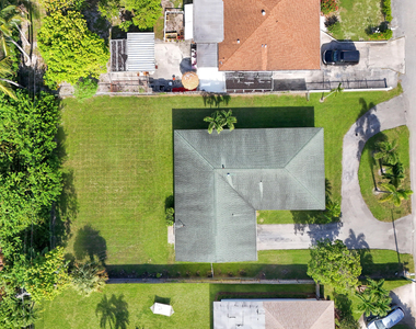 2022 Collier Avenue - Photo Thumbnail 37