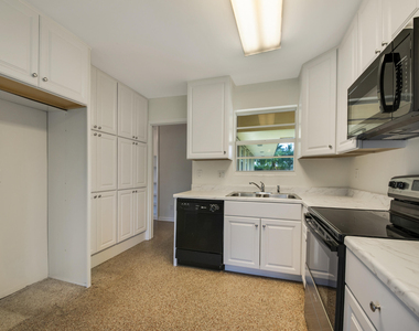 2022 Collier Avenue - Photo Thumbnail 8