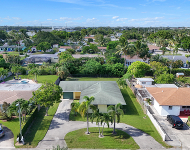 2022 Collier Avenue - Photo Thumbnail 36