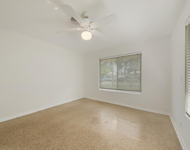 2022 Collier Avenue - Photo Thumbnail 21