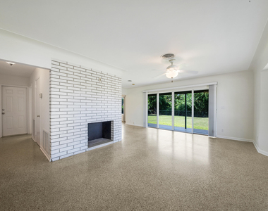 2022 Collier Avenue - Photo Thumbnail 3