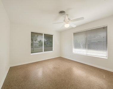 2022 Collier Avenue - Photo Thumbnail 20