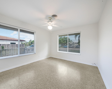 2022 Collier Avenue - Photo Thumbnail 19