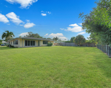 2022 Collier Avenue - Photo Thumbnail 29