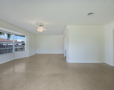 2022 Collier Avenue - Photo Thumbnail 24