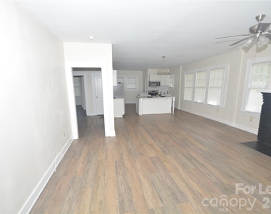 4101 Gossett Avenue - Photo Thumbnail 4