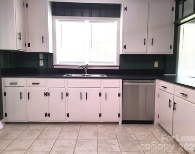 1425 Academy Street - Photo Thumbnail 4