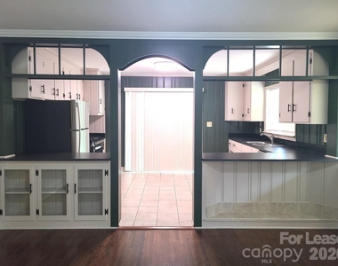 1425 Academy Street - Photo Thumbnail 5