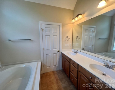 353 E Waterlynn Road - Photo Thumbnail 22