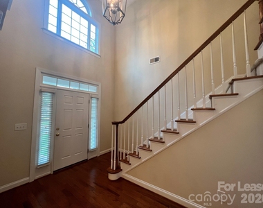 353 E Waterlynn Road - Photo Thumbnail 3