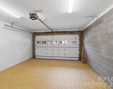 919 Westbrook Drive - Photo Thumbnail 23