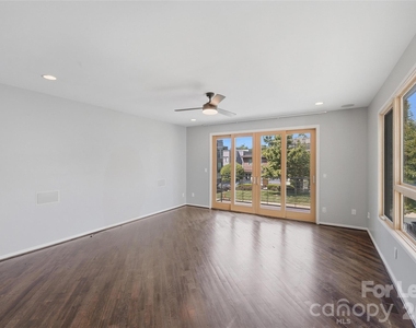 919 Westbrook Drive - Photo Thumbnail 6