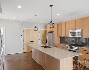 919 Westbrook Drive - Photo Thumbnail 9