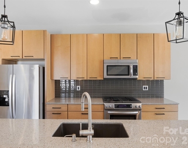 919 Westbrook Drive - Photo Thumbnail 10