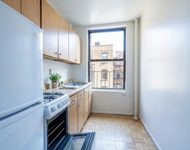 3 bedroom Railiroad on E89th st - Photo Thumbnail 1