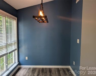 131 Diamond Drive - Photo Thumbnail 5
