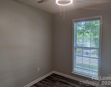 131 Diamond Drive - Photo Thumbnail 10