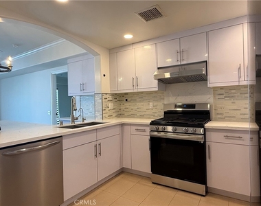 1598 Long Beach - Photo Thumbnail 3