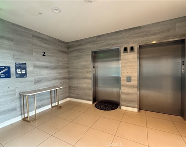 1598 Long Beach - Photo Thumbnail 11