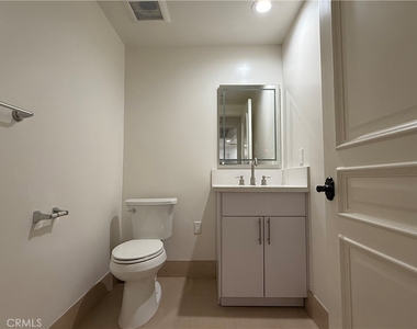 1598 Long Beach - Photo Thumbnail 8