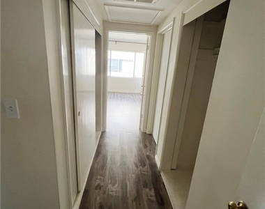 837 S Windsor Boulevard - Photo Thumbnail 14