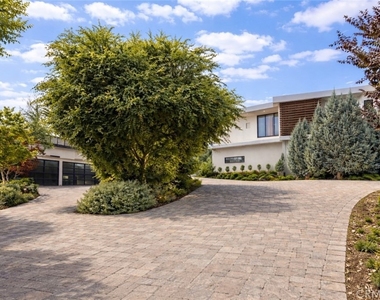 19333 Rosita Street - Photo Thumbnail 6