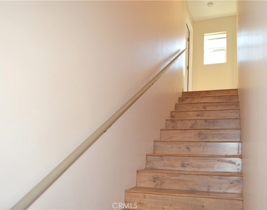 17134 Saticoy Street - Photo Thumbnail 10