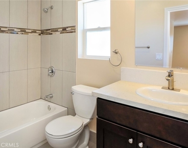 17134 Saticoy Street - Photo Thumbnail 8
