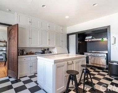 2275 Vasanta Way - Photo Thumbnail 13
