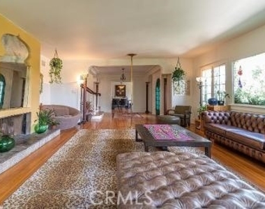 2275 Vasanta Way - Photo Thumbnail 2