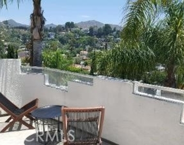 2275 Vasanta Way - Photo Thumbnail 12