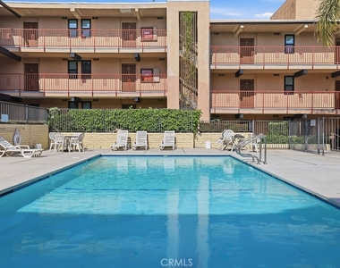17000 Burbank Boulevard - Photo Thumbnail 13