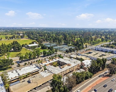 17000 Burbank Boulevard - Photo Thumbnail 21