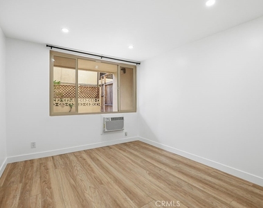 17000 Burbank Boulevard - Photo Thumbnail 3
